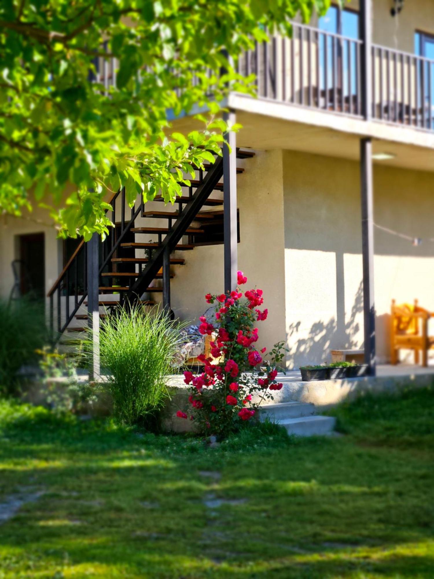 House B&B Mestia Exterior photo